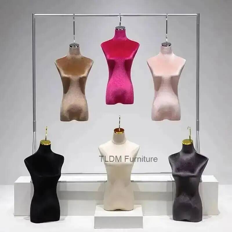 Expositor de Roupas Femininas  - The Wedding Supply Store avaliação e preço